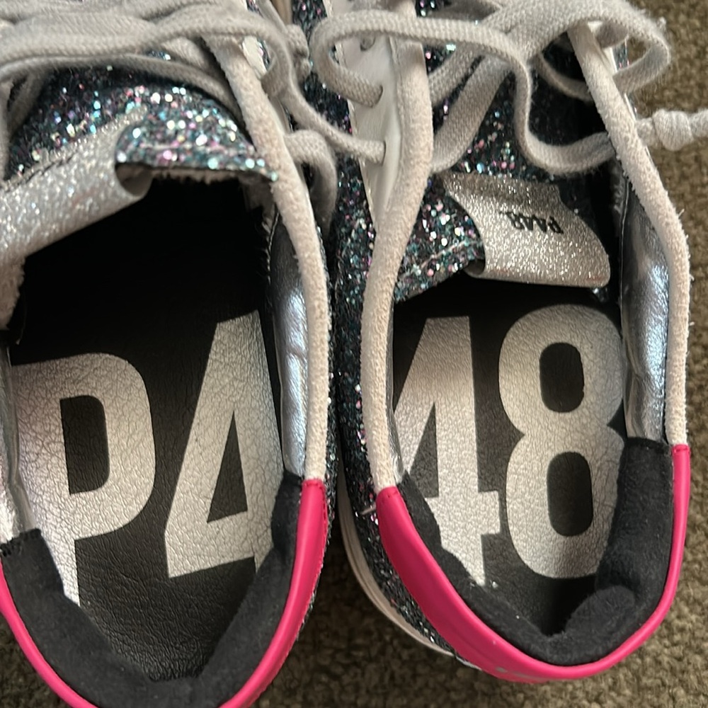 P448 Johnny Silver Pink Glitter Sneaker Sz 39
New without box - Picture 6 of 7
